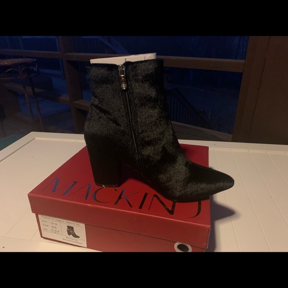 Black Floral Applique Velvet Bootie NIB - Picture 6 of 8